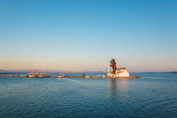 Sunset scene of Vlacherna monastery, Kanoni, Corfu, Greece — Stock Photo, Image