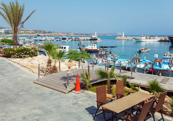 阿依纳帕市海滩和海岸咖啡厅塞浦路斯 — 图库照片