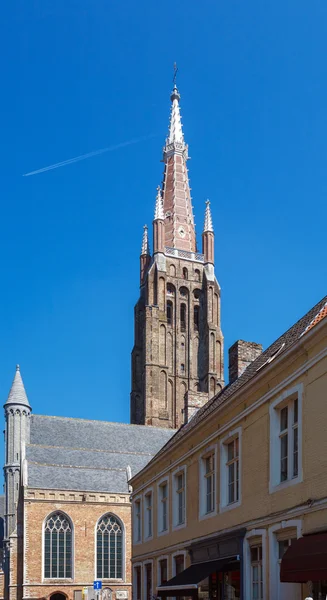 Iglesia de nuestra señora en Brujas — Foto de Stock