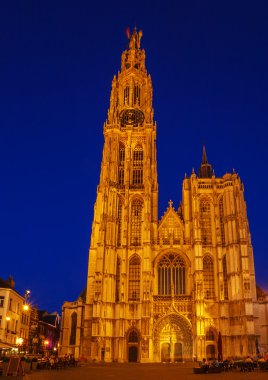 Gece, Antwerp Gotik Katedrali