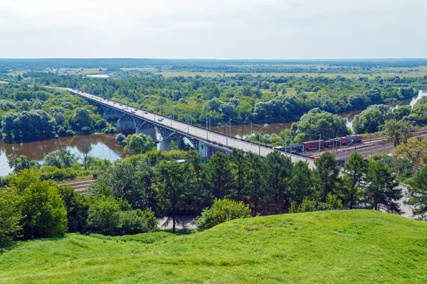 Letecký pohled na břehu řeky Kljazmy nedaleko města Vladimir — Stock fotografie