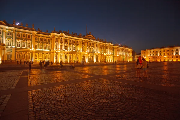 Pałac zimowy na wieczór, Sankt Petersburg — Zdjęcie stockowe