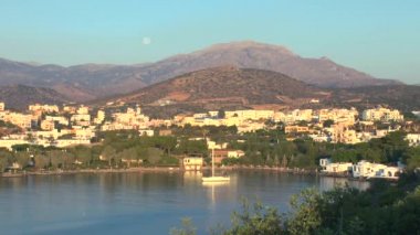 Agios Nikolaos önce günbatımı Crete