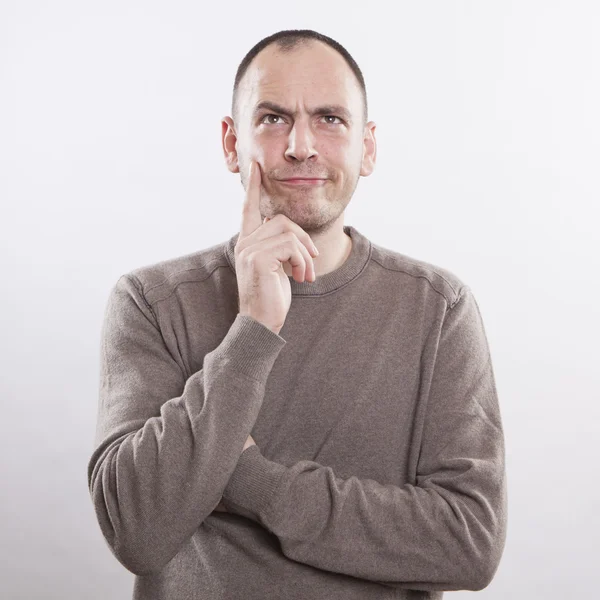 Retrato de um homem pensativo — Fotografia de Stock