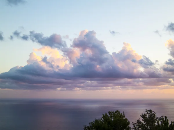 Vacker solnedgång på havet — Stockfoto