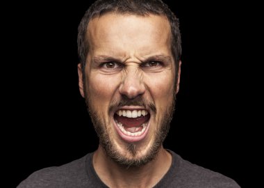 yakışıklı adam çığlık