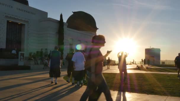 Sunset Estabelecendo Shot Griffith Observatório — Vídeo de Stock