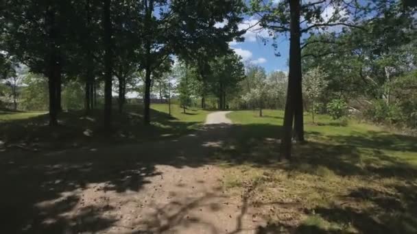 POV caminando por un sendero de Pittsburgh — Vídeo de stock