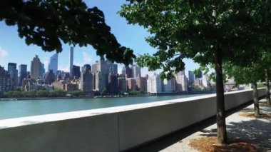 Manhattan siluetinin Franklin D. Roosevelt dört özgürlük Parkı'ndan görüldüğü gibi atış kurulması