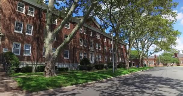 Row of Old Housing Buildings on Governors Island — Stock Video