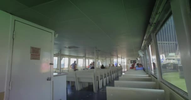 内部建立拍摄的东河渡轮 — 图库视频影像