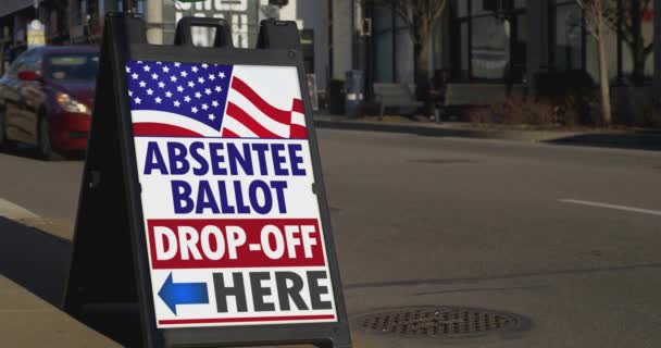 Επίσημη υπογραφή απόντα Ballot Drop-off στην οδό — Αρχείο Βίντεο