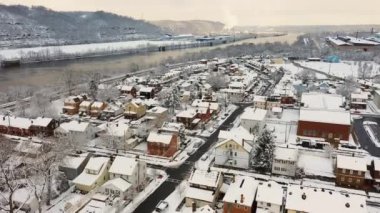 Küçük Kasaba Yöresinin Kış Havası Görüntüsü
