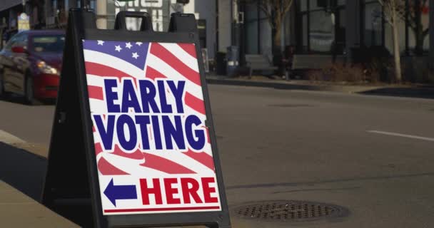 Early Voting Location Sign on Street — Stock video