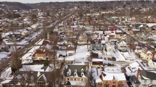 Χειμερινό Εναέρια Υψηλή Προφίλ Θέα της Νέας Αγγλίας μικρή πόλη — Αρχείο Βίντεο