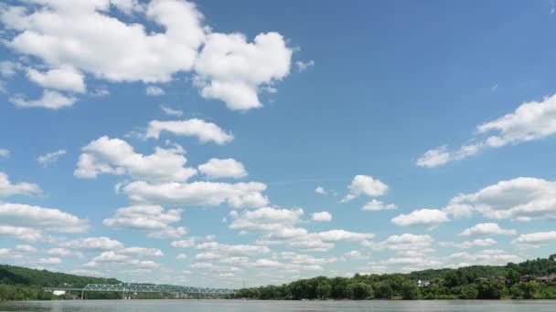 Extrémně Široký Výhled Letní Oblohu Nad Řekou Ohio Západní Pensylvánii — Stock video