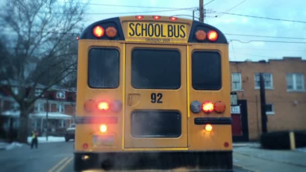 Schoolbushalte — Stockvideo