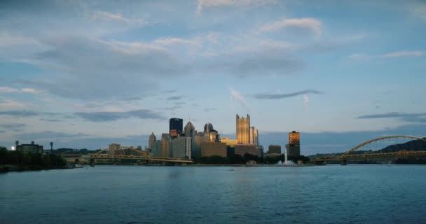 Icónica fuente en The Point en el centro de Pittsburgh, PA — Vídeos de Stock