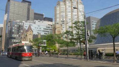 4k Toronto Arabaları Birbirlerine Pass