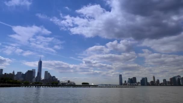 Een dramatische time-lapse van Lower Manhattan. — Stockvideo