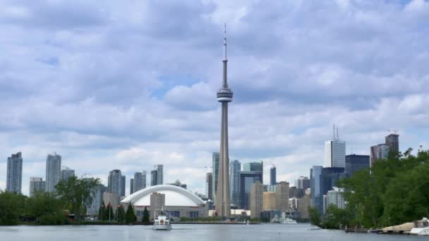 4K Toronto Skyline from Lake Ontario with CN Tower and Skydome — Stock Video
