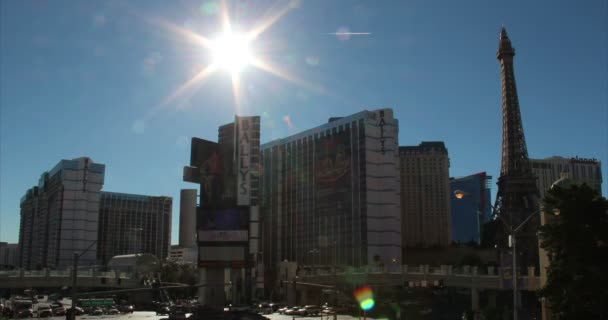 Busy Las Vegas intersection at morning. — Stock Video