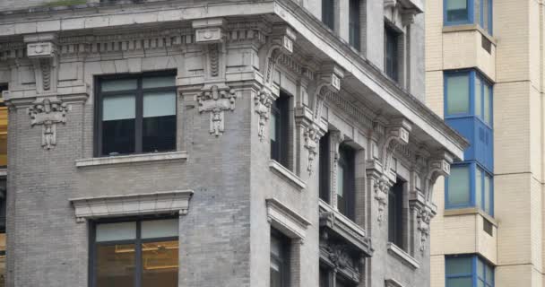 4K Typical New York Office Building Establishing Shot — Stock Video