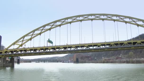 4K fort Pitt Bridge 4219 — Stockvideo