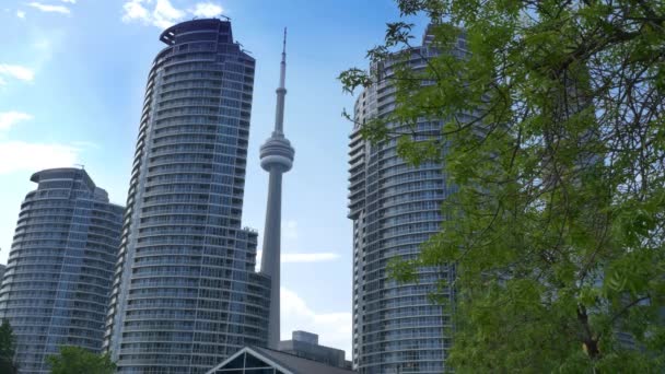 4K Le centre-ville de Toronto établit un plan avec la Tour CN — Video