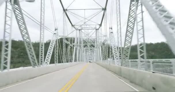 4 k rijden Over Bridge Pov 4267 — Stockvideo