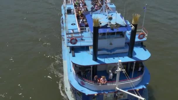4K Pittsburgh Tourrists on River Boat — стоковое видео