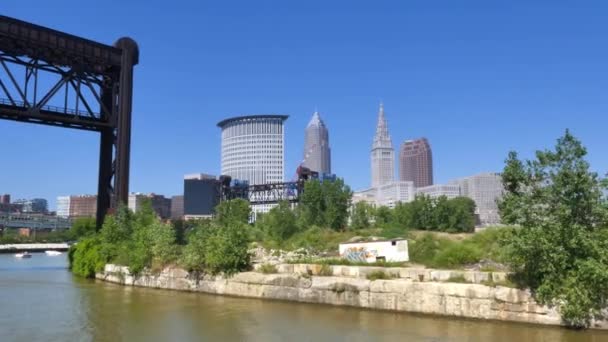 4k Cleveland Skyline schot tot oprichting van — Stockvideo