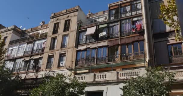 Spansk stil bostadshus, — Stockvideo