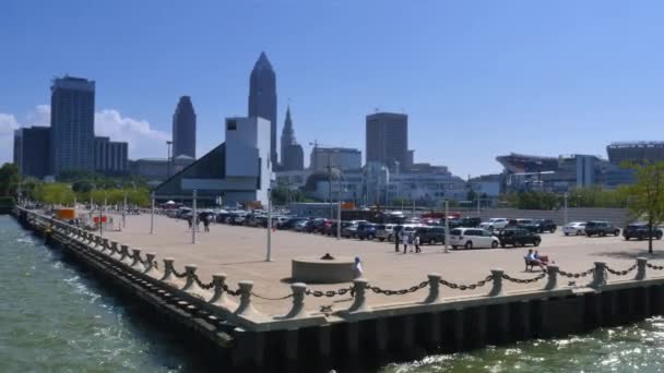 4K Rock and Roll Hall of Fame Estabelecendo Tiro — Vídeo de Stock