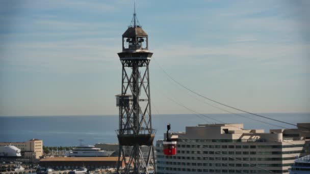 Transbordador cable car as it travels from Montjuïc  to the Barceloneta — Stockvideo