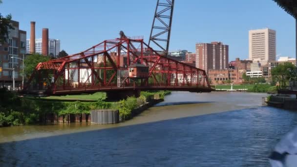 Río Cuyahoga en Cleveland — Vídeo de stock