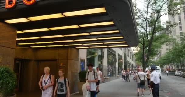 4K NBC Studios Rockefeller Center Establishing Shot — Stock Video