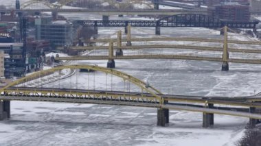 Kış kurulması Pittsburgh vurdu