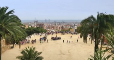 tourists  at Park Güell