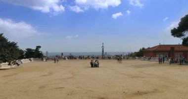 tourists  at Park Güell