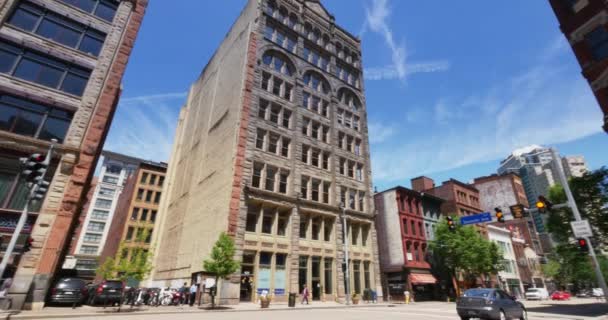 Pittsburgh Liberty Avenue atış kurulması — Stok video