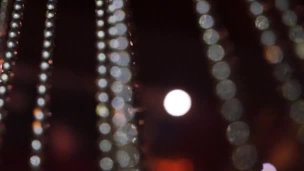 Abstrakte hängende Perlen Hintergrund — Stockvideo