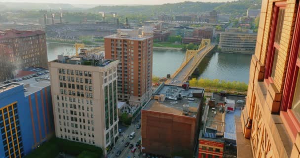 High Angle Establishing Shot View of Pittsburgh — Stock Video