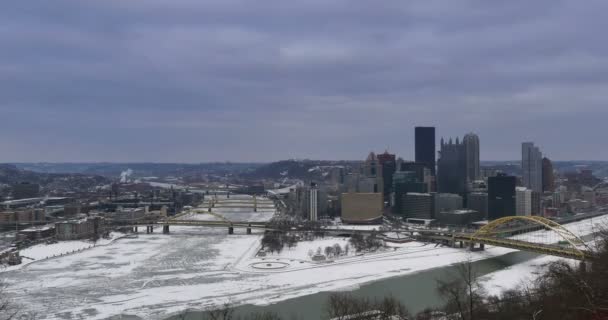 Zeitraffer zur Einführung des Winters in Pittsburgh — Stockvideo