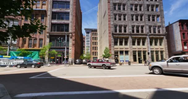 Pittsburgh Liberty Avenue upprätta skott — Stockvideo