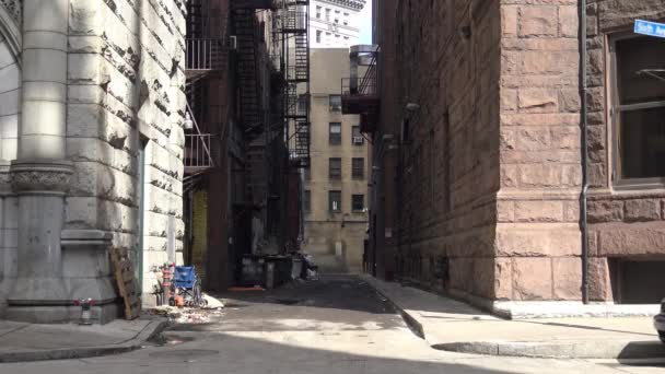 City Alley Establishing Shot — Stock Video