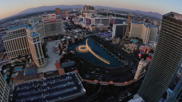 Αεροφωτογραφία του Las Vegas Strip κατά τις βραδινές ώρες — Αρχείο Βίντεο