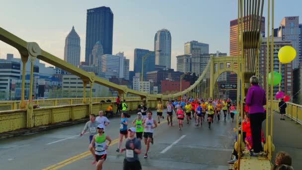 Sportartikel-Marathon 2015 in Pittsburgh — Stockvideo