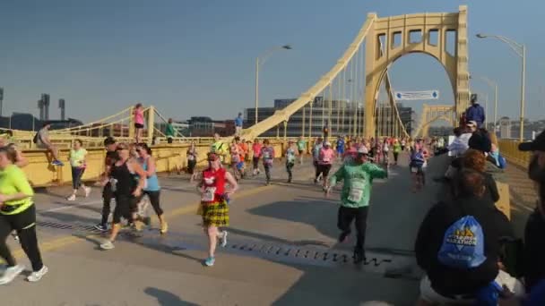 2015 迪克的体育用品匹兹堡马拉松 — 图库视频影像