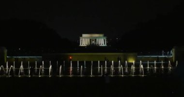 Lincoln Anıtı gece kurulması bir çekim.
